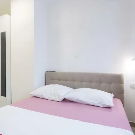 Apartment Ino *